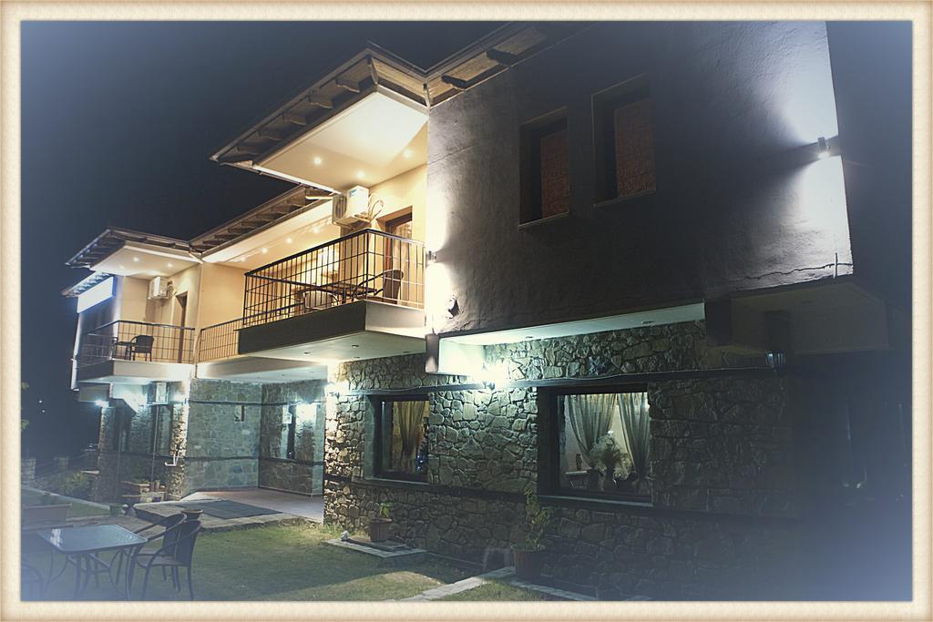 Voreas Hotel Loutraki  Exterior photo