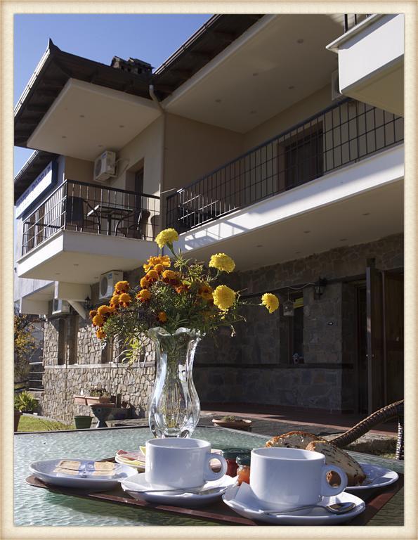 Voreas Hotel Loutraki  Exterior photo